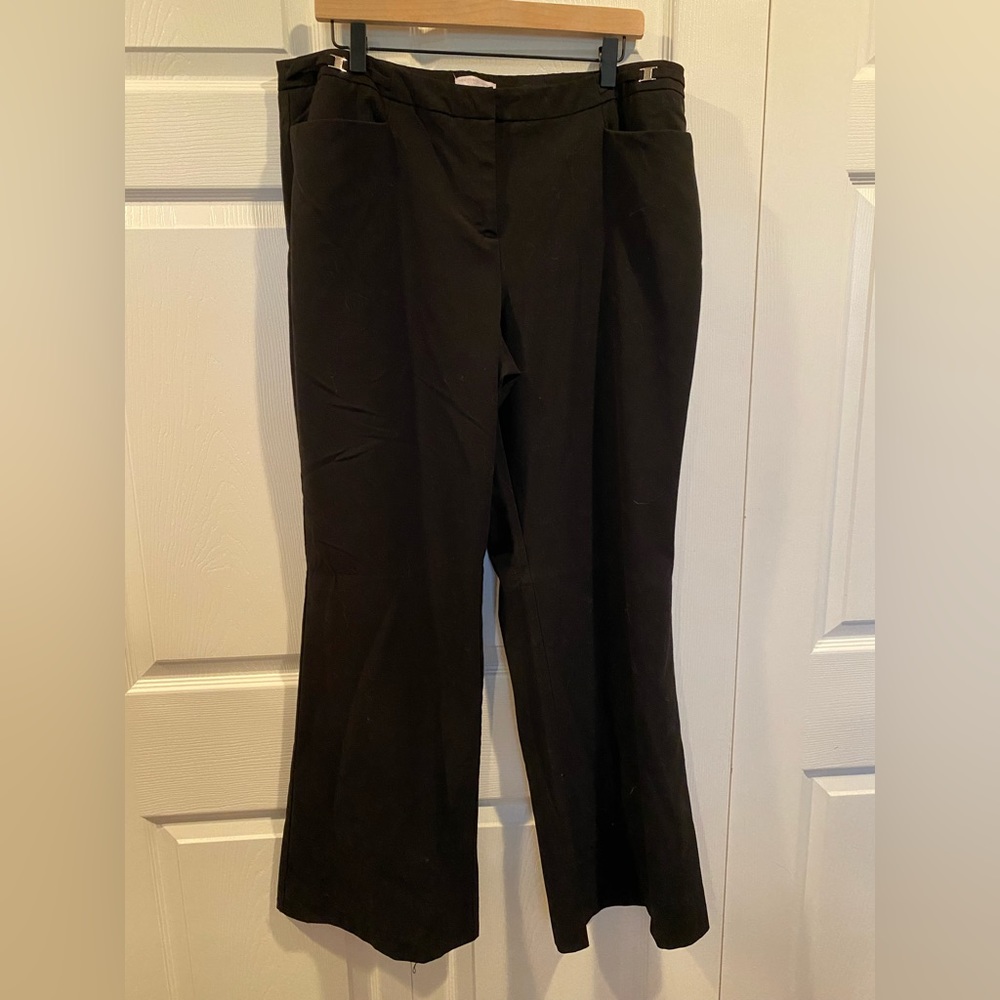 Perfect Career Pants! Grab the New York & Co Staple!